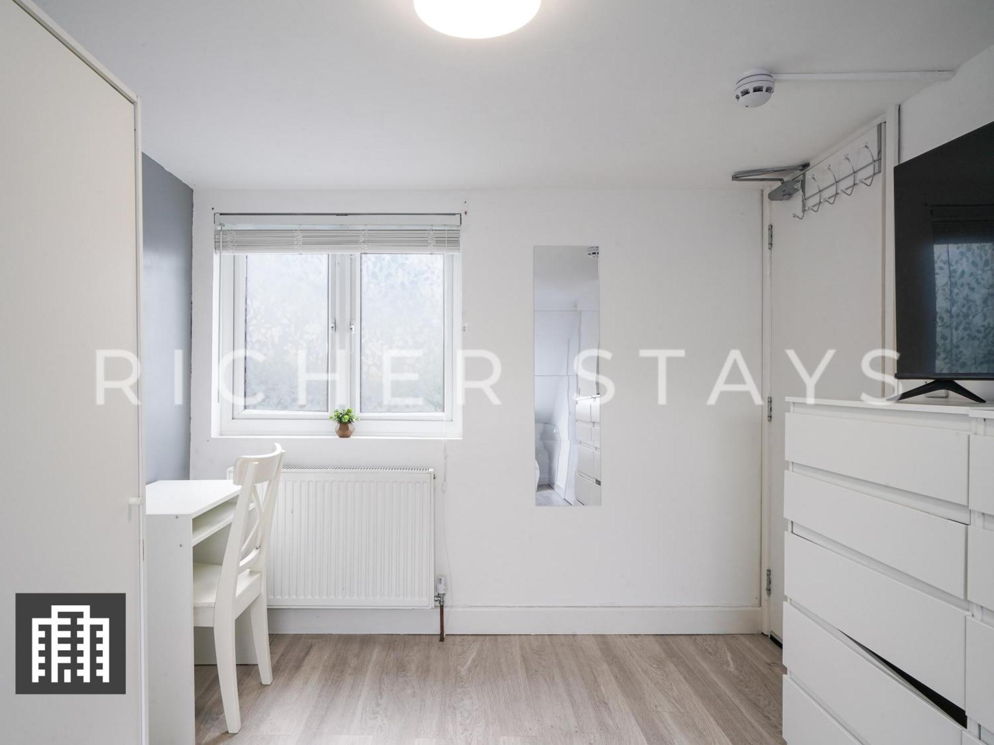 Large Home For Contractors & Families - Garden & Amenities Londyn Zewnętrze zdjęcie